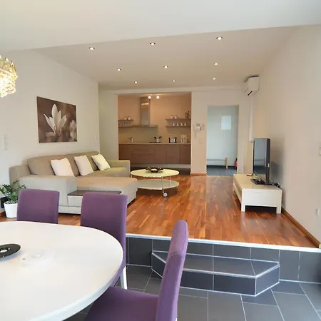 Diana Apartment *