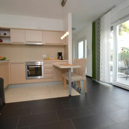 Diana Apartment *