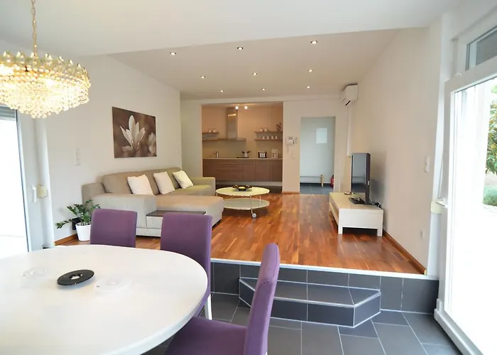 Diana Апартаменты *